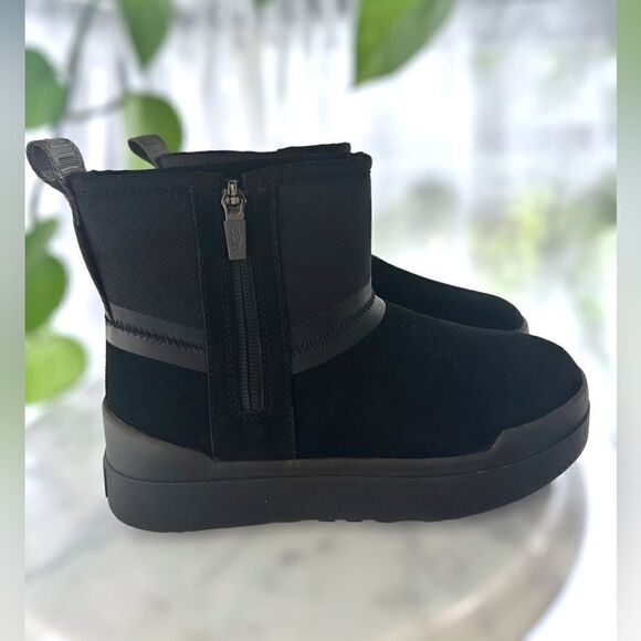 UGG Classic Tech Mini Waterproof Suede Winter Boots Size 5 - Picture 3 of 13